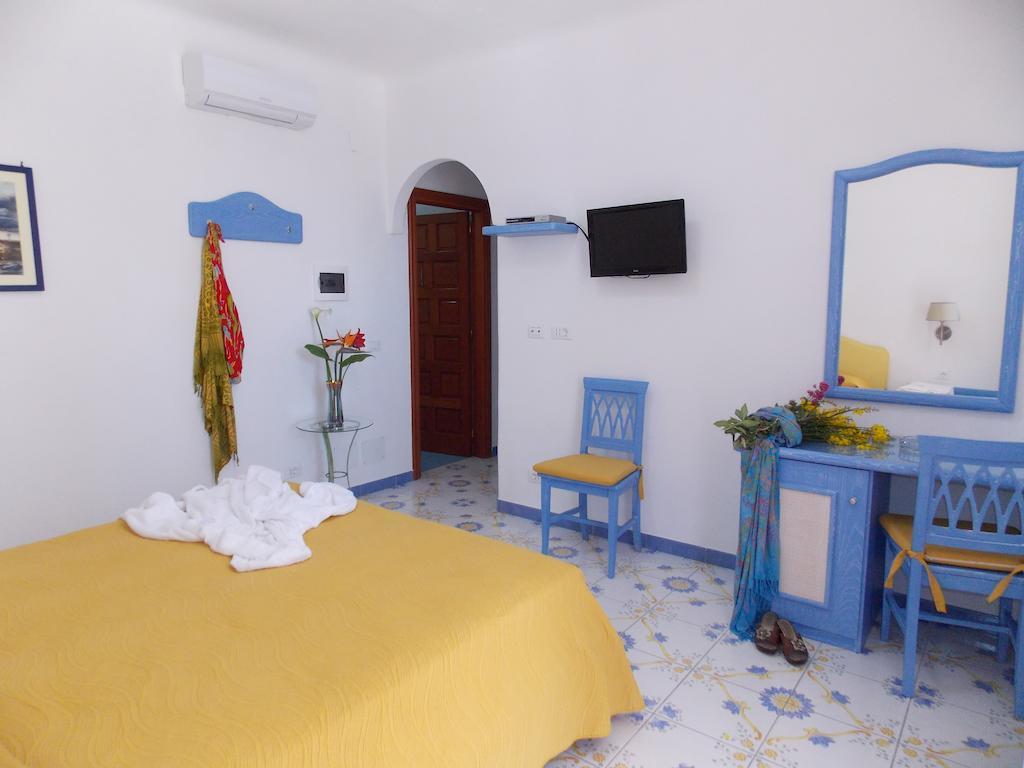 Villa Loreta Forio di Ischia Habitación foto